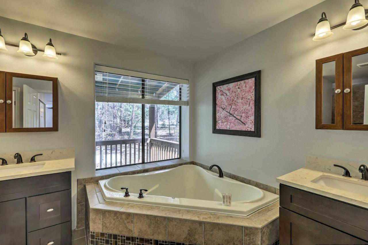Spacious Pinetop-Lakeside Home With Hot Tub And Grill! Екстер'єр фото