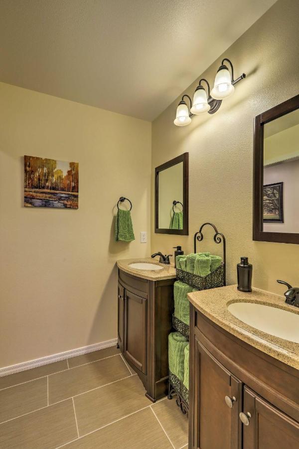 Spacious Pinetop-Lakeside Home With Hot Tub And Grill! Екстер'єр фото